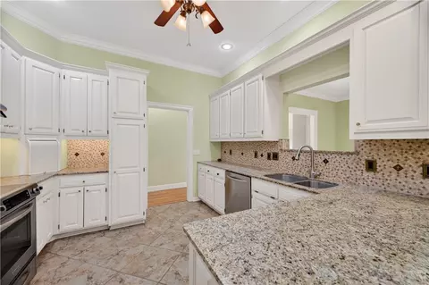 8176 Top Flite Cir, Rogers, AR 72756