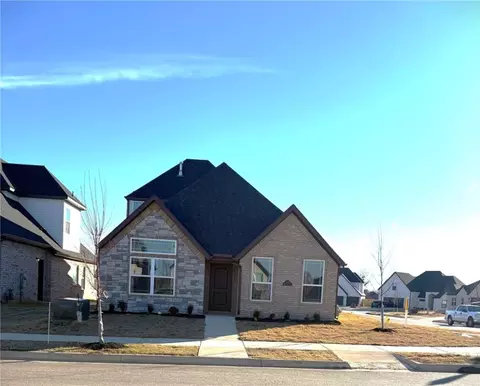 3213 SW Lovely Ln, Bentonville, AR 72713