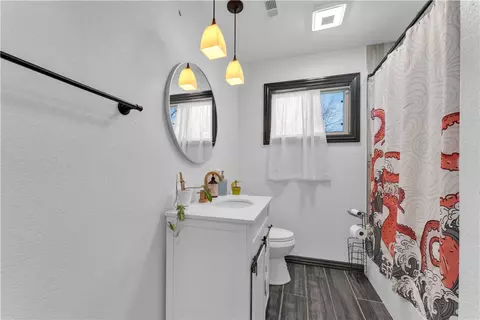 Bath - 1611 W Backus Ave, Springdale, AR 72762 photo 2 of 2