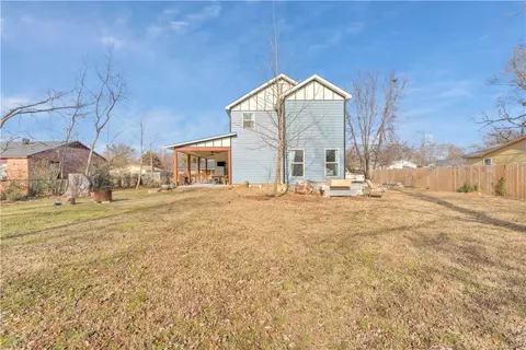Exterior - 1611 W Backus Ave, Springdale, AR 72762 photo 2 of 3
