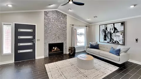 8 W Prairie Dunes Ct, Rogers, AR 72758