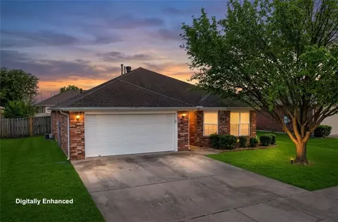 4001 SW Carriageway Ave, Bentonville, AR 72712