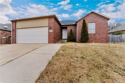1950 Sweetwater Ranch Ave, Springdale, AR 72764