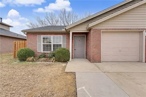 3501 SW Victoria Pl, Bentonville, AR 72712