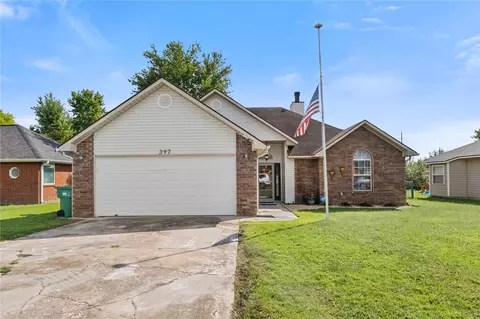 397 Thompson St, Centerton, AR 72719