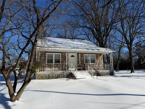 715 Sycamore St, Harrison, AR 72601