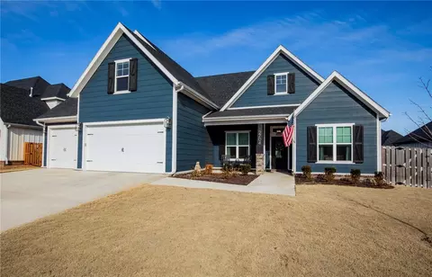2704 Nova Ave, Lowell, AR 72745