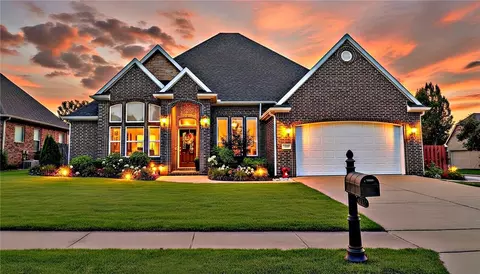 5500 Lanshire Dr, Rogers, AR 72758