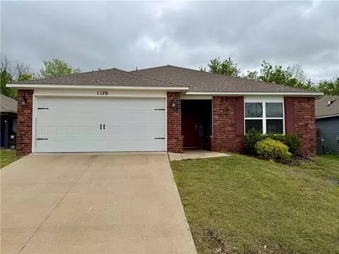 1170 S Kingfisher Ln, Fayetteville, AR 72701