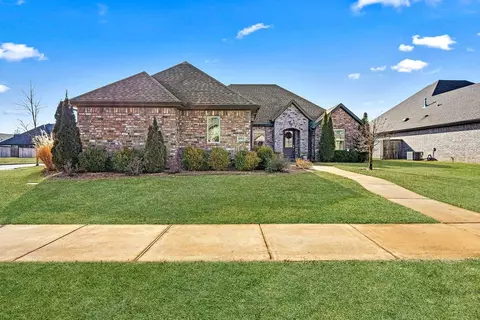 3001 SW Satinwood Ave, Bentonville, AR 72713
