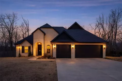 12424 Wildwood Dr, Rogers, AR 72756