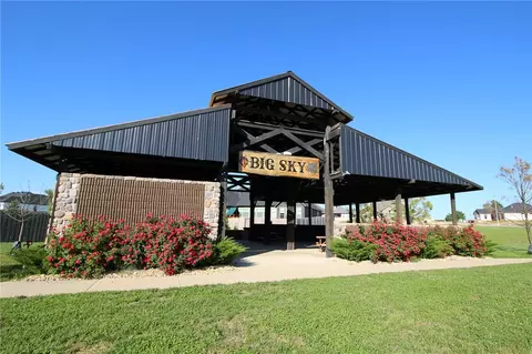 951 Gallatin St, Bentonville, AR 72712
