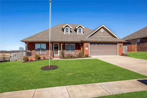 1610 Colonel Bartow Dr, Prairie Grove, AR 72753