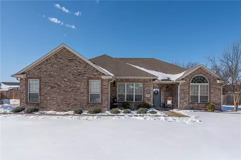 11658 E Creek Ln, Farmington, AR 72730