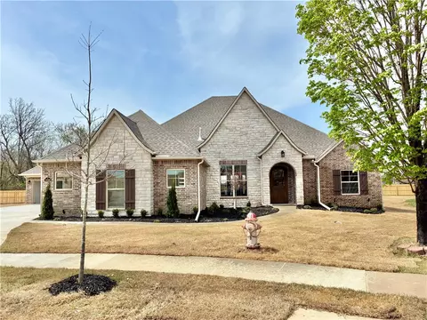 3981 Owl Creek Pl, Fayetteville, AR 72704