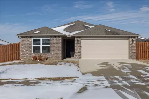 2932 W Obsidian St, Fayetteville, AR 72704
