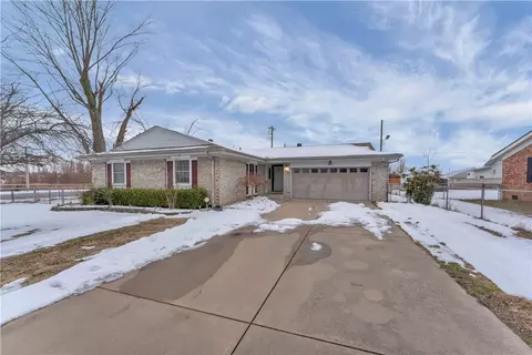 998 Eastgate St, Siloam Springs, AR 72761