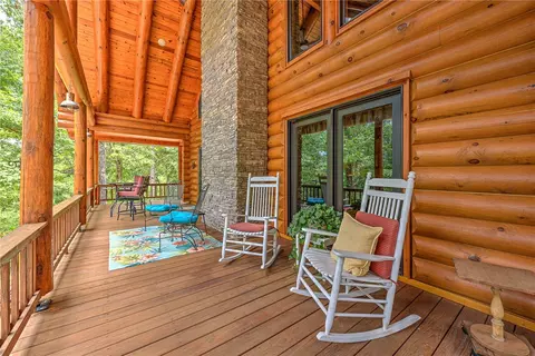 170 Meadow Ridge Rd, Eureka Springs, AR 72632