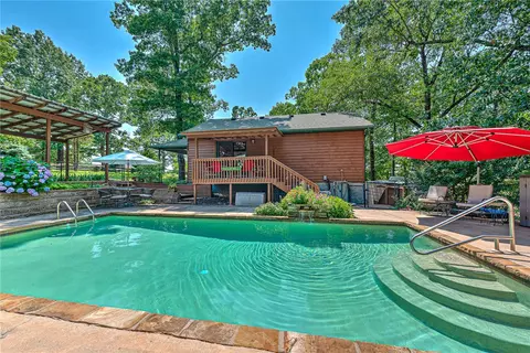 8092 Fain Dr, Rogers, AR 72756
