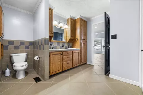 Bath - 5201 Fox Run # A, Harrison, AR 72601 photo 1 of 5