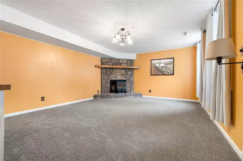 Living - 5201 Fox Run # A, Harrison, AR 72601 photo 4 of 6
