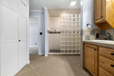 Bath - 5201 Fox Run # A, Harrison, AR 72601 photo 2 of 5