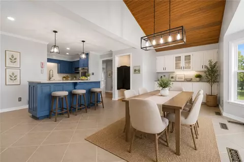 Dining - 5201 Fox Run # A, Harrison, AR 72601 photo 3 of 3