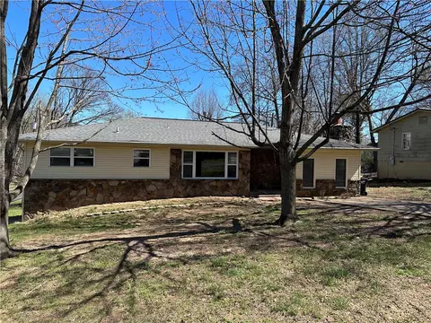 601 Tamarind St, Harrison, AR 72601