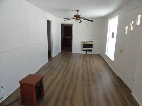 Living - 404 Walnut St, Marshall, AR 72650 photo 3 of 3