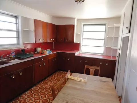 Kitchen - 404 Walnut St, Marshall, AR 72650 photo 3 of 5