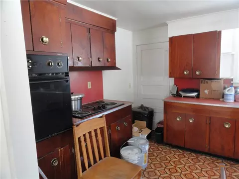 Kitchen - 404 Walnut St, Marshall, AR 72650 photo 1 of 5
