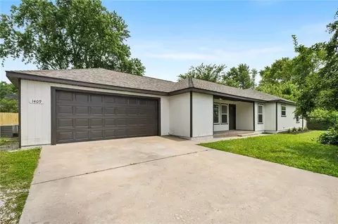 1409 N Arkansas St, Rogers, AR 72756