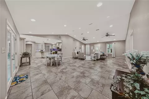 Entry Way - 648 De Queen Lake Rd, De Queen, AR 71832 photo 1 of 2