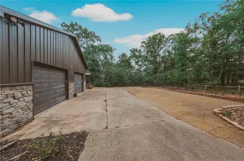 Exterior - 648 De Queen Lake Rd, De Queen, AR 71832 photo 4 of 9