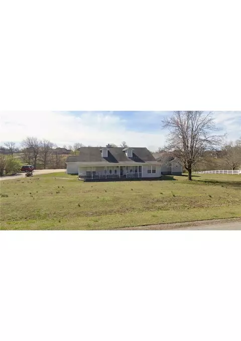 815 Steele Rd, Springdale, AR 72762