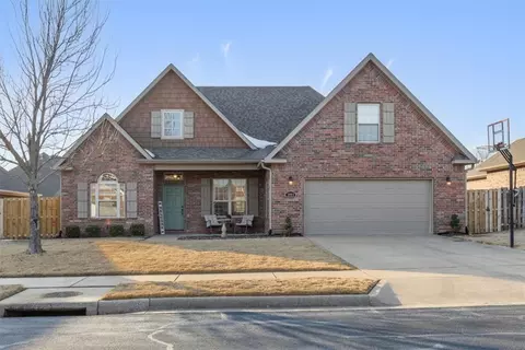 3902 SW Stonefield St, Bentonville, AR 72713