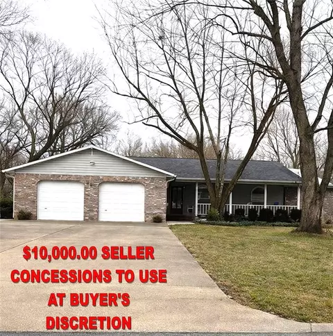 107 Ozark St, Prairie Grove, AR 72753