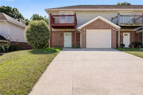 2351 Skyler Dr, Fayetteville, AR 72703