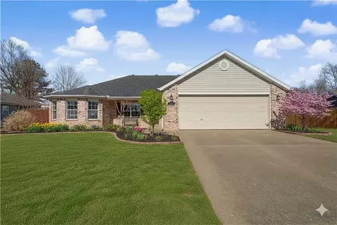 2226 Brandi Ave, Fayetteville, AR 72701