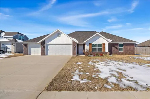 622 Kayla Maria St, Prairie Grove, AR 72753