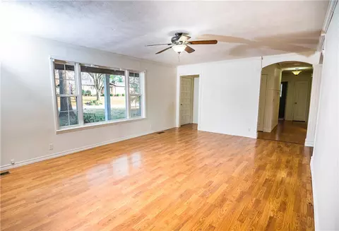 Living - 26 Ozark Dr, Harrison, AR 72601 photo 1 of 4