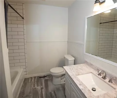 Bath - 26 Ozark Dr, Harrison, AR 72601 photo 1 of 1