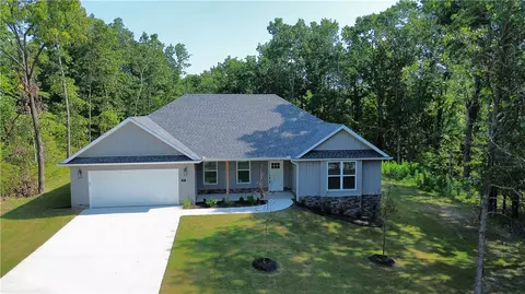 7 Mcginnis Ln, Bella Vista, AR 72715