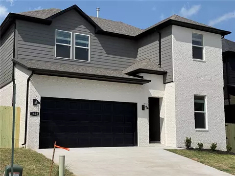 1822 E Fiji St, Fayetteville, AR 72701