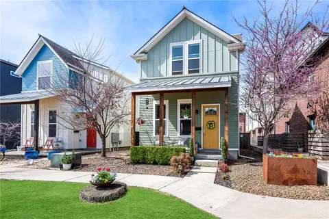634 SW B St, Bentonville, AR 72712