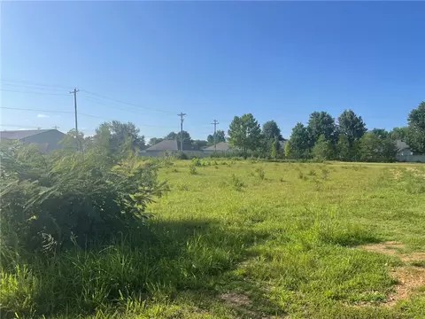 2119 N Center St, Elkins, AR 72701
