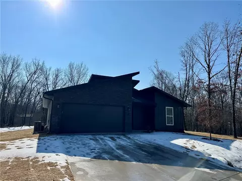 2 Fryer Ln, Bella Vista, AR 72715