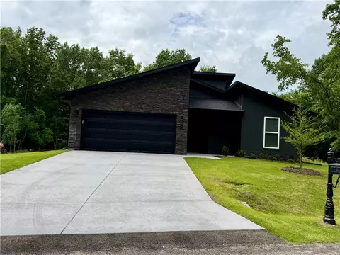 2 Fryer Ln, Bella Vista, AR 72715