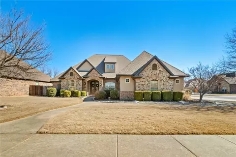 5705 S 47th St, Rogers, AR 72758