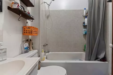 Bath - 113 S Rust Ave, Gentry, AR 72734 photo 1 of 1